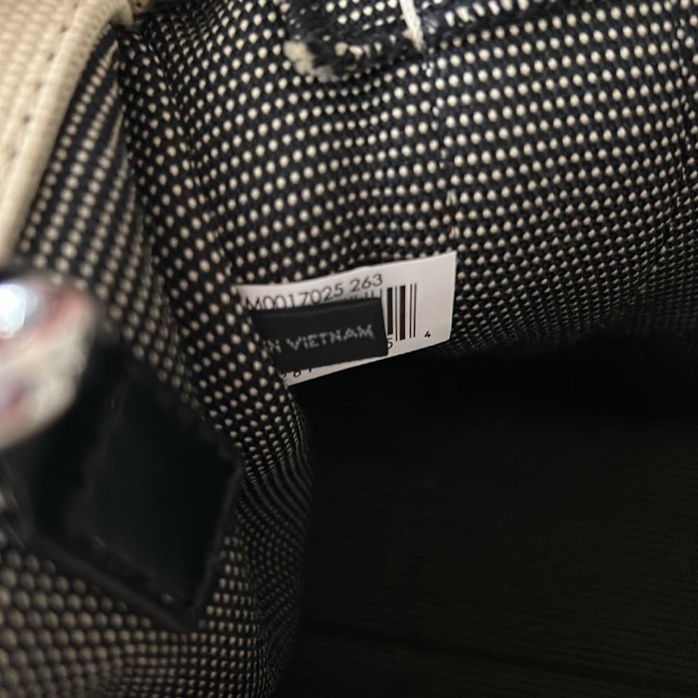 Marc Jacobs The Tote Bag - Small - Picture 13 of 16